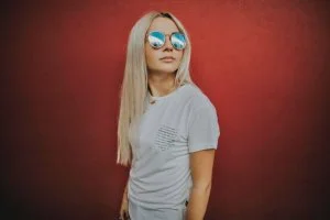T-shirts extensibles personnalisés : pourquoi les choisir et comment les personnaliser au mieux ?