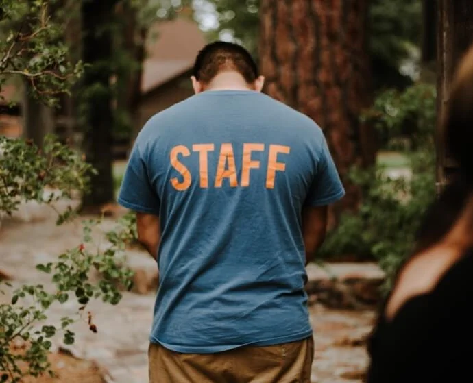 T-shirt avec impression recto verso pour le personnel