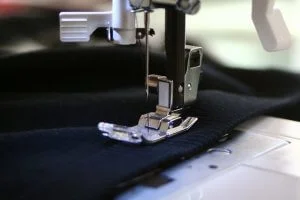 Waar kun je initialen op een shirt laten borduren: een gids voor personalisatie.